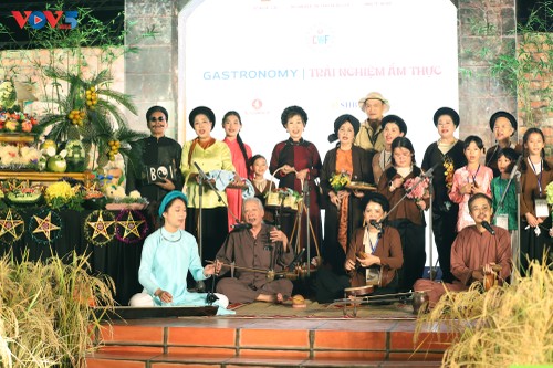 Giai điệu vượt thời gian: Hát Xẩm kết nối cội nguồn và bạn bè năm châu - ảnh 1