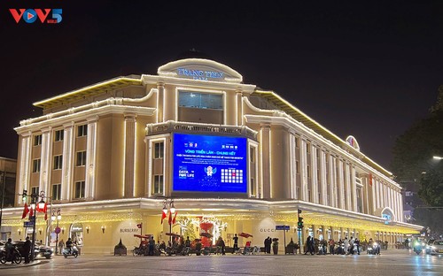 Lung linh Giáng sinh Hà Nội  - ảnh 2