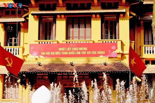 Thủ đô Hà Nội rợp cờ hoa hướng về Đại hội XIV của Đảng - ảnh 14