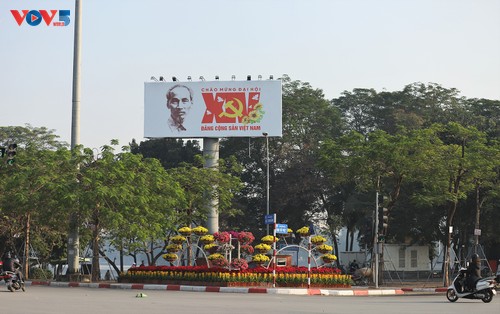 Thủ đô Hà Nội rợp cờ hoa hướng về Đại hội XIV của Đảng - ảnh 8