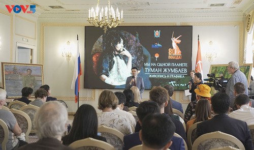 Khai mạc triển lãm tranh của họa sĩ Xô Viết và Nga Tuman Zhumabayev người từng đến Việt Nam 24 lần - ảnh 1