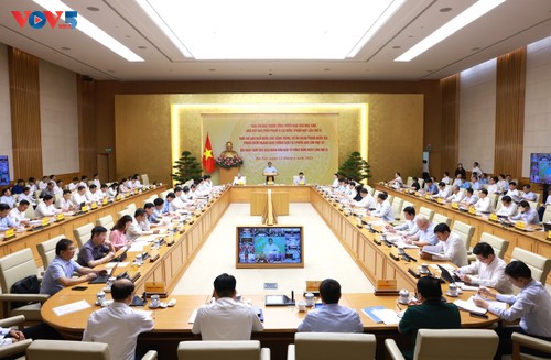 Quyết tâm đẩy nhanh tiến độ giải ngân vốn đầu tư công, triển khai các công trình trọng điểm và xóa nhà tạm, nhà dột nát - ảnh 2