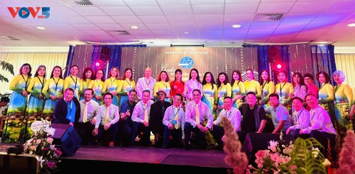 Gala tôn vinh tiếng Việt ở Đức - ảnh 1