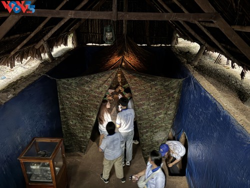 Trại sinh kiều bào Trại hè 2025: nghẹn ngào, tự hào khi “chạm vào” lịch sử dân tộc - ảnh 14