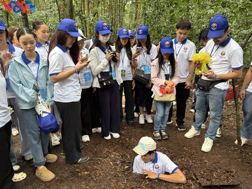 Trại sinh kiều bào Trại hè 2025: nghẹn ngào, tự hào khi “chạm vào” lịch sử dân tộc - ảnh 12