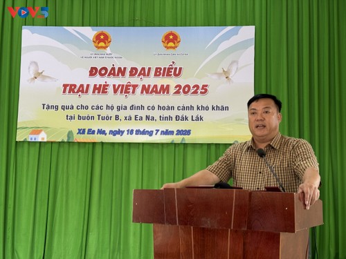  Đoàn Trại hè Việt Nam 2025 trao 70 triệu đồng hỗ trợ hộ nghèo buôn Tuôr B, xã Ea Na, tỉnh Đắk Lắk - ảnh 2