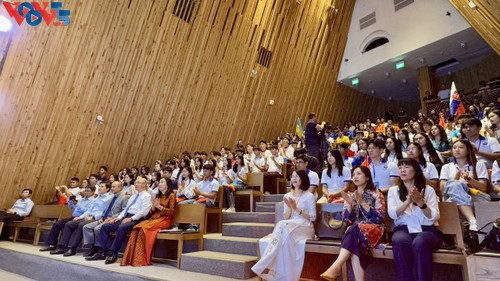 Khai mạc Trại hè Việt Nam 2025 tại Đắk Lắk: Cùng nhau viết tiếp câu chuyện hoà bình - ảnh 6