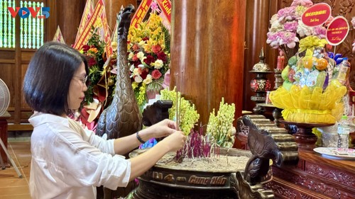 Trại sinh kiều bào viếng mộ Đại tướng Võ Nguyên Giáp và thăm quê Chủ tịch Hồ Chí Minh - ảnh 11