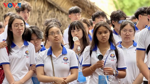 Trại sinh kiều bào viếng mộ Đại tướng Võ Nguyên Giáp và thăm quê Chủ tịch Hồ Chí Minh - ảnh 13