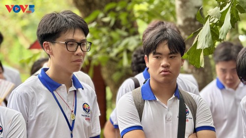 Trại sinh kiều bào viếng mộ Đại tướng Võ Nguyên Giáp và thăm quê Chủ tịch Hồ Chí Minh - ảnh 14