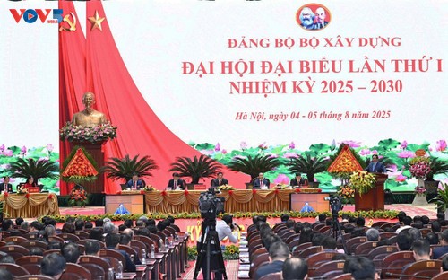 Thủ tướng Phạm Minh Chính yêu cầu khai thác thế mạnh của đường biển, đường bộ cao tốc - ảnh 2