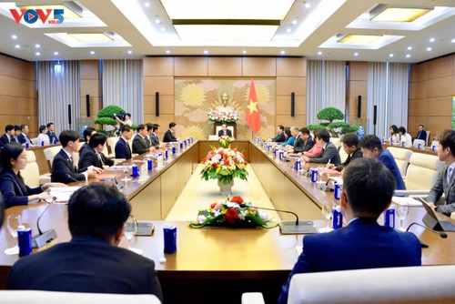 Chủ tịch Quốc hội Trần Thanh Mẫn tiếp Trưởng Ban Thanh niên Đảng Dân chủ tự do Nhật Bản - ảnh 2