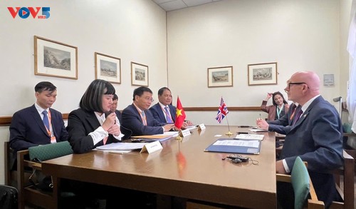 Đẩy mạnh hợp tác để nâng hạng thị trường chứng khoán Việt Nam - ảnh 2