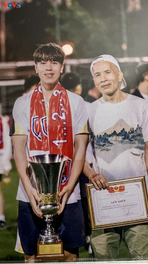 Khi bóng đá trở thành nhịp cầu gắn kết với quê hương Việt Nam - ảnh 2