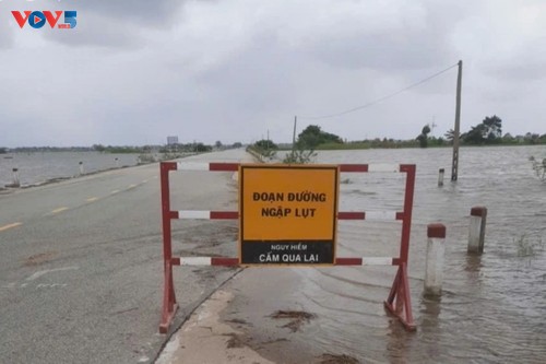 Hỗ trợ 350 tỷ đồng để khắc phục thiệt hại do mưa lũ ở miền Trung - ảnh 1