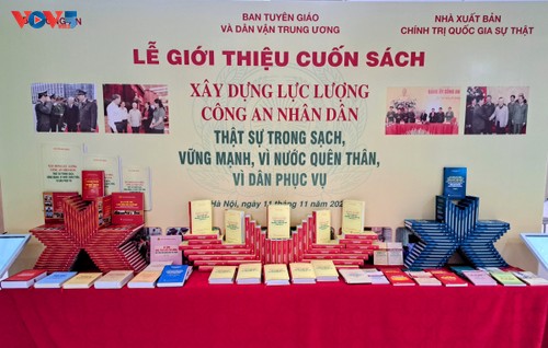 Ra mắt cuốn sách của cố Tổng Bí thư Nguyễn Phú Trọng về xây dựng lực lượng Công an nhân dân trong sạch, vững mạnh - ảnh 2