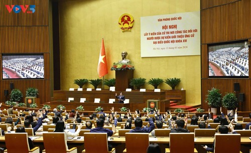 Chủ tịch Quốc hội Trần Thanh Mẫn dự Hội nghị lấy ý kiến cử tri giới thiệu ứng cử Đại biểu Quốc hội khóa XVI - ảnh 1