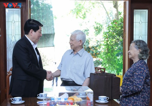 Chủ tịch nước Lương Cường chúc Tết, tri ân nguyên lãnh đạo Đảng, Nhà nước - ảnh 1