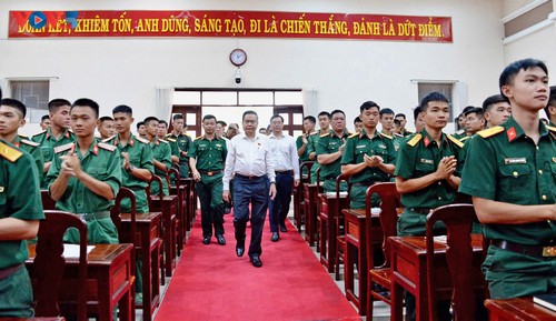 Chủ tịch Quốc hội Trần Thanh Mẫn yêu cầu Sư đoàn 9, Quân đoàn 34 giữ vững thế trận lòng dân - ảnh 1