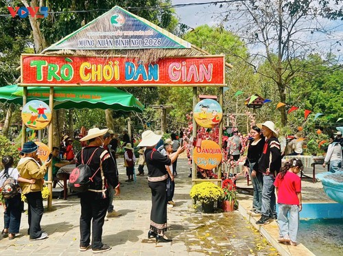 Dak Lak welcomes large crowds of visitors during Tet holiday - ảnh 2
