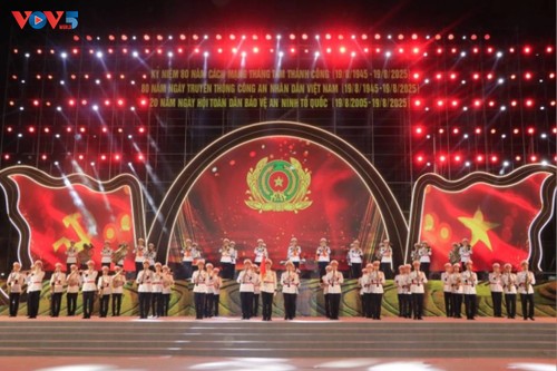 Lào Cai tổ chức chương trình nghệ thuật đặc biệt “Bản hùng ca cách mạng” - ảnh 1