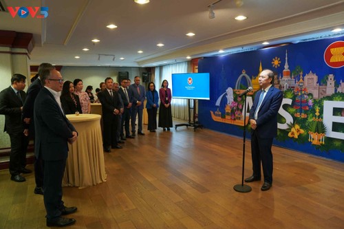 Việt Nam tiếp nhận vai trò Chủ tịch luân phiên Ủy ban ASEAN tại Thủ đô Washington, Mỹ - ảnh 2