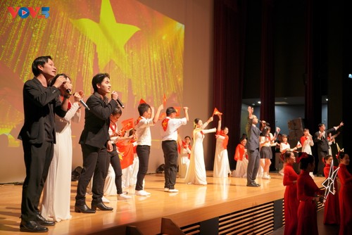 Ấn tượng đêm nghệ thuật của kiều bào tại Nhật Bản - ảnh 1