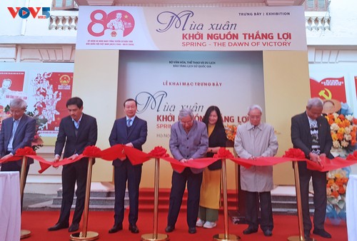 Khai mạc trưng bày chuyên đề “Mùa Xuân - Khởi nguồn thắng lợi”  - ảnh 1