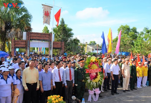 Lễ dâng hương tưởng niệm các Vua Hùng tại các địa phương trong cả nước - ảnh 9