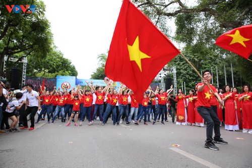 Hàng nghìn người đi bộ kêu gọi “Đã uống rượu bia - không lái xe“ - ảnh 29