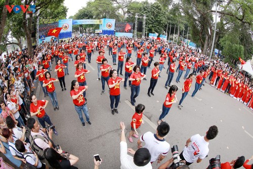 Hàng nghìn người đi bộ kêu gọi “Đã uống rượu bia - không lái xe“ - ảnh 9