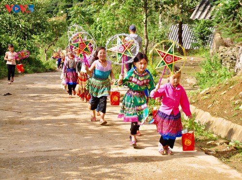 Tết Trung thu tại bản Mông trên đỉnh núi Ma Cha Va - ảnh 10