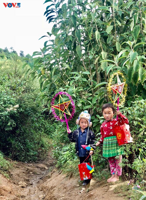 Tết Trung thu tại bản Mông trên đỉnh núi Ma Cha Va - ảnh 11