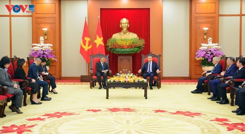 Expresan interés de elevar las relaciones Vietnam-Filipinas a nuevo nivel - ảnh 1
