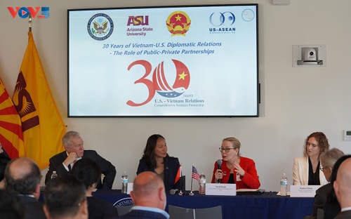 Celebran foro sobre cooperación público - privada para marcar aniversario de las relaciones Vietnam - Estados Unidos - ảnh 1