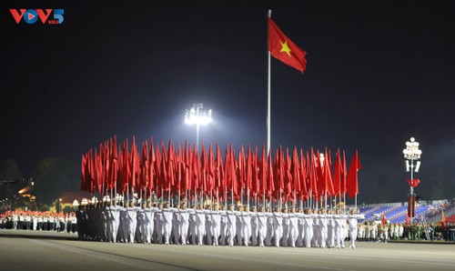 Plaza de Ba Dinh, emblema del orgullo nacional - ảnh 3