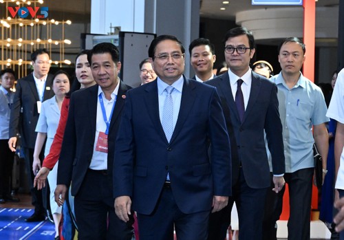 Primer Ministro asiste al Diálogo de Alto Nivel del Foro de la Economía Privada de Vietnam 2025 - ảnh 1