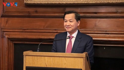 Lê Minh Khai à un programme de débats destiné aux dirigeants vietnamiens aux États-Unis - ảnh 1