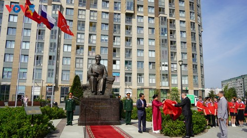 Saint-Pétersbourg inaugure une place Hô Chi Minh - ảnh 1