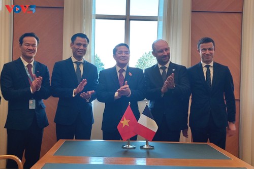 Le Vietnam et la France renforcent leur coopération dans des domaines stratégiques - ảnh 1