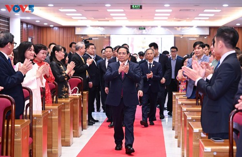 Pham Minh Chinh se rend à l’Académie des sciences sociales du Vietnam - ảnh 1