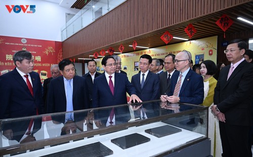 Pham Minh Chinh se rend à l’Académie des sciences sociales du Vietnam - ảnh 2