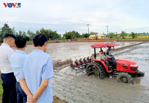 การประยุกต์ใช้เครื่องจักรกลที่ทันสมัยช่วยเพิ่มมูลค่าให้แก่สินค้าเกษตรในเขตที่ราบลุ่มแม่น้ำโขง - ảnh 2