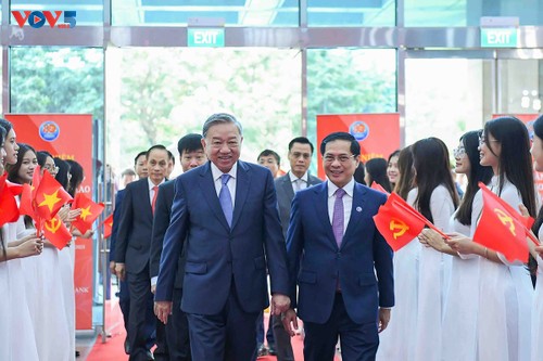 Ngoại giao Việt Nam tiên phong kết nối hợp tác, không ngừng nâng cao vị thế đất nước - ảnh 1