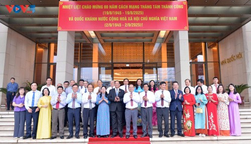 Phó Chủ tịch Quốc hội Trần Quang Phương gặp mặt các thế hệ Đại biểu Quốc hội tỉnh Cao Bằng  - ảnh 1