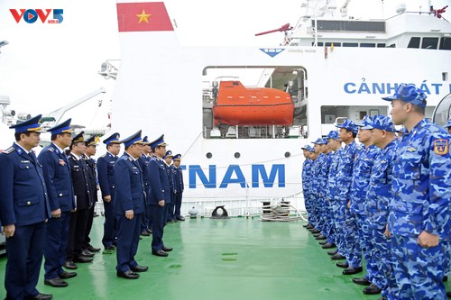 Tàu Cảnh sát biển 4036 ra khơi giữ biển ngày Xuân - ảnh 2