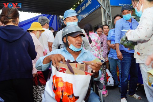 HCM City hospitals support disadvantaged patients during Tet - ảnh 1