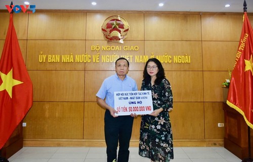 Người dân trong và ngoài nước ủng hộ các nạn nhân bị ảnh hưởng bởi bão Yagi - ảnh 3