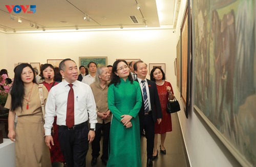 Khai mạc triển lãm chuyên đề “Hồ Chí Minh trong nghệ thuật tạo hình” - ảnh 2