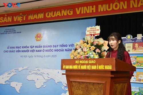 Khai giảng khóa tập huấn giảng dạy tiếng Việt dành cho giáo viên kiều bào 2025 - ảnh 4